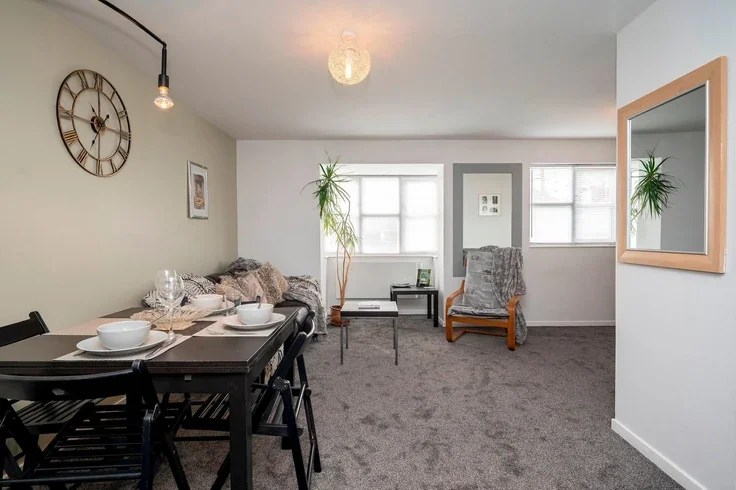 Flat Le May Avenue in Greater London