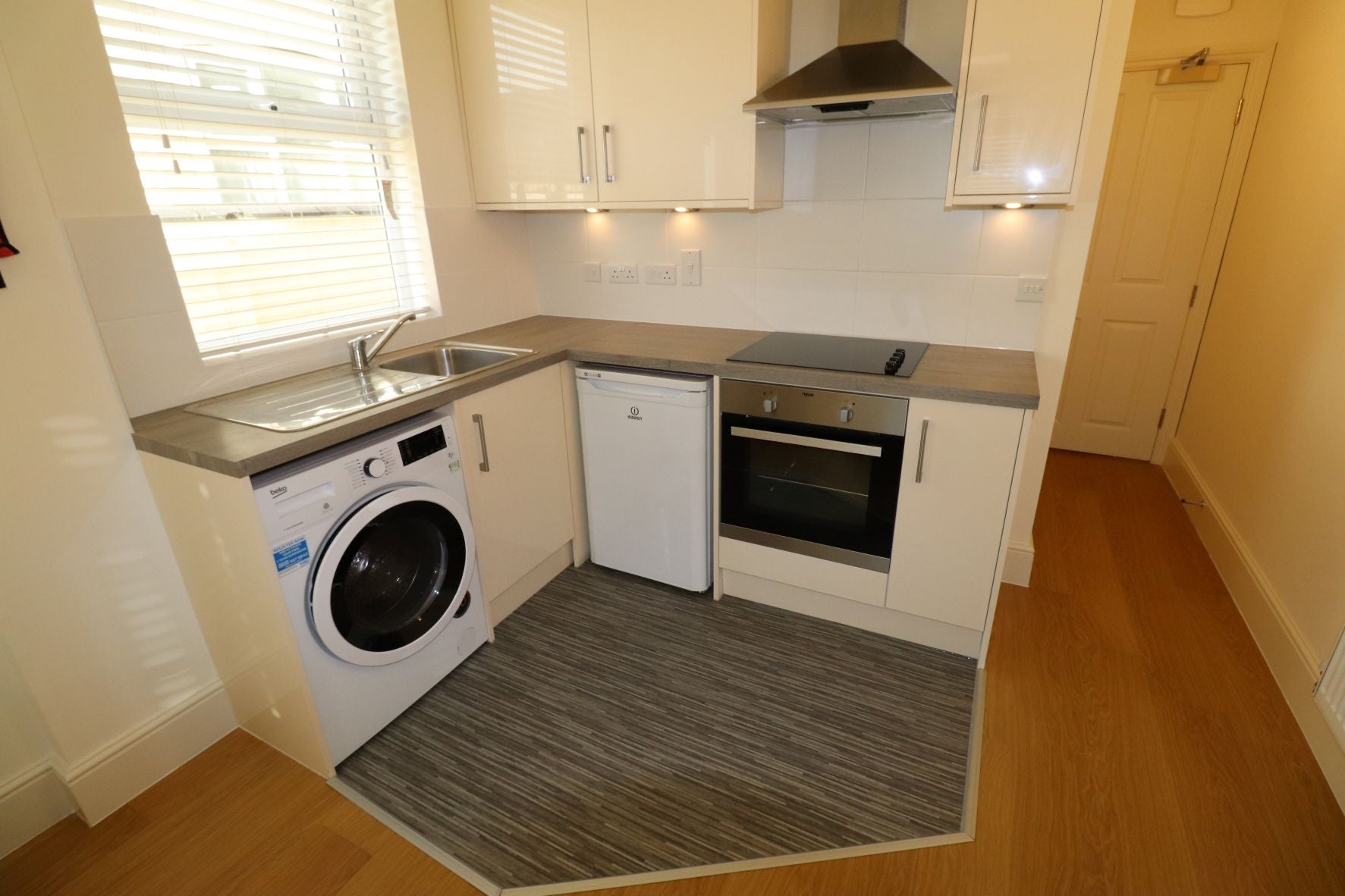 Flat Harlestone Road in Northampton