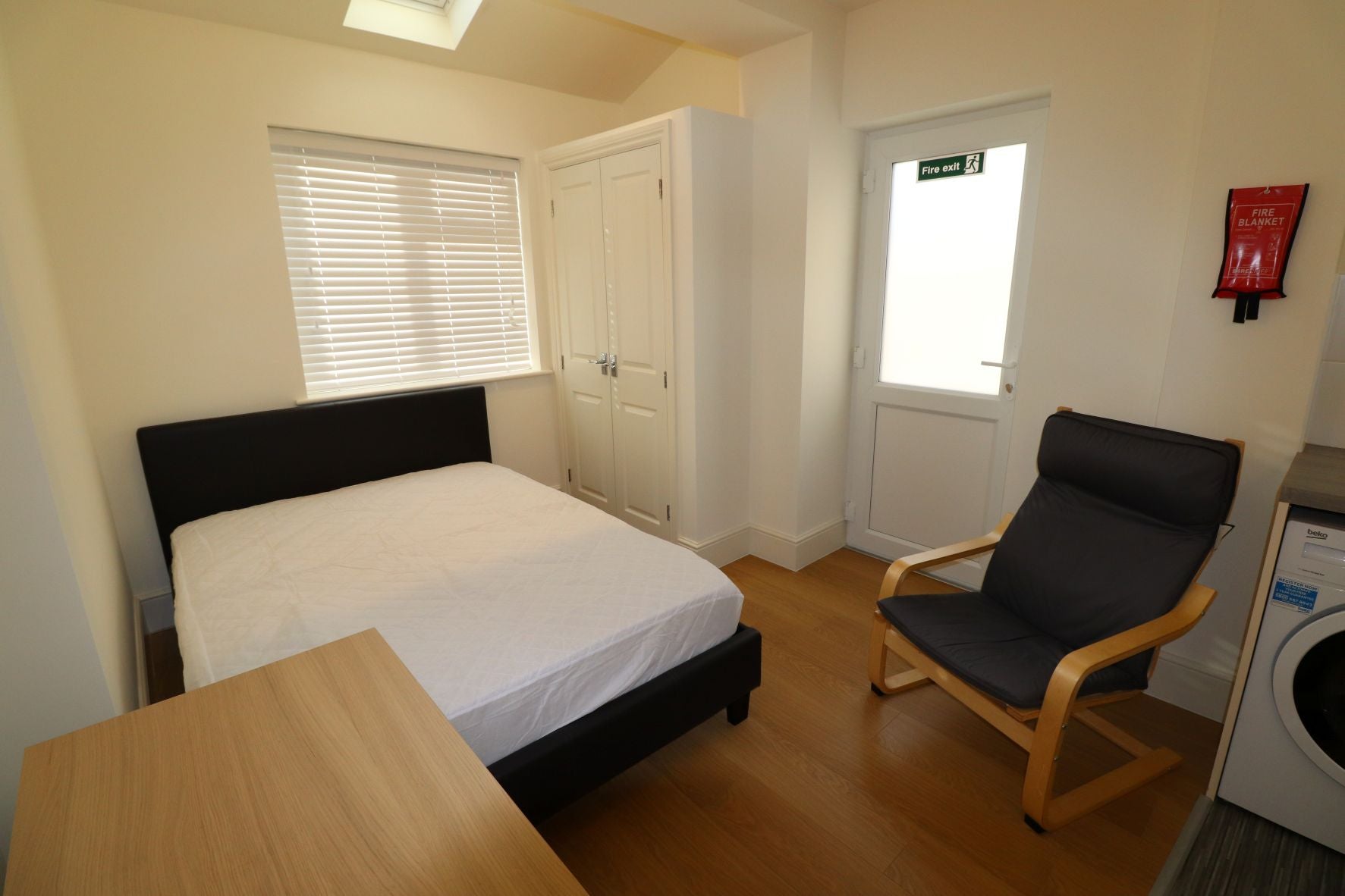 Flat Harlestone Road in Northampton