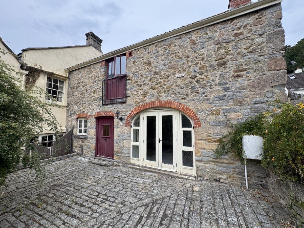 House Bove Town in Glastonbury