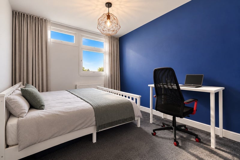Room Latona Road in Greater London