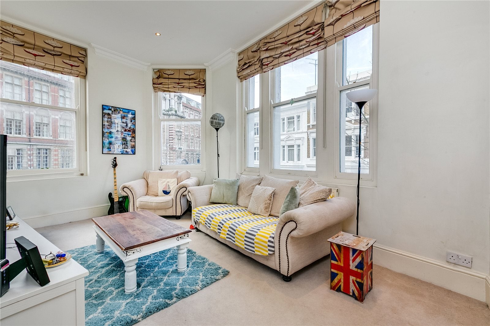 Flat Hazlitt Road in Greater London