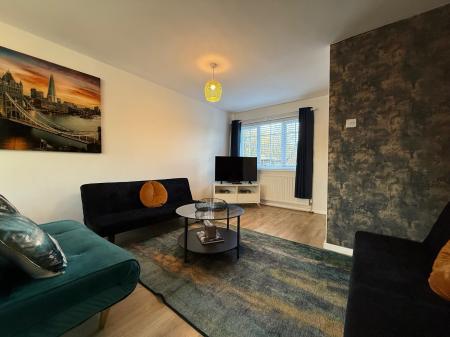 Flat Chiswick Drive in Charnwood