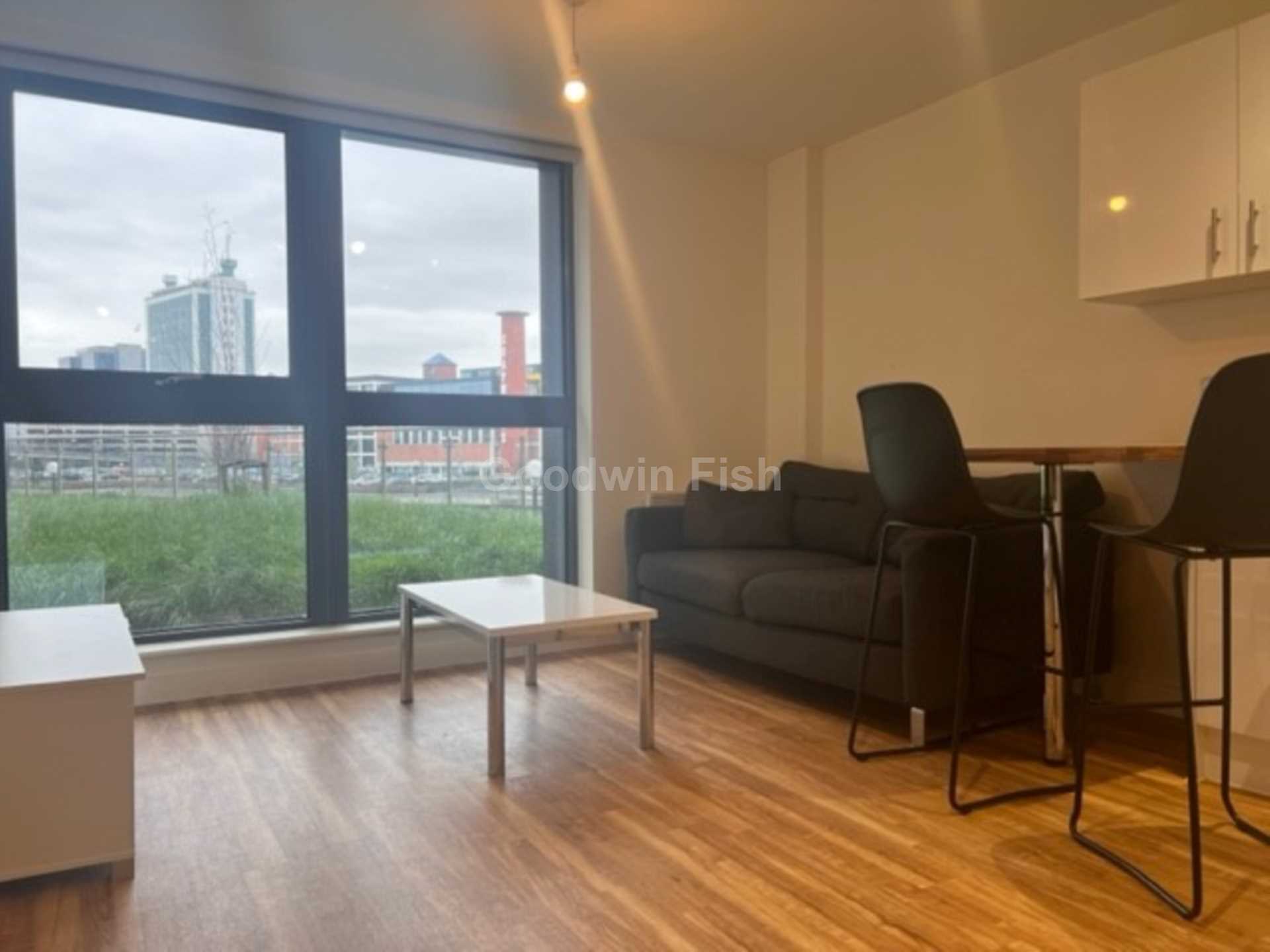 Flat Pomona Strand in Trafford