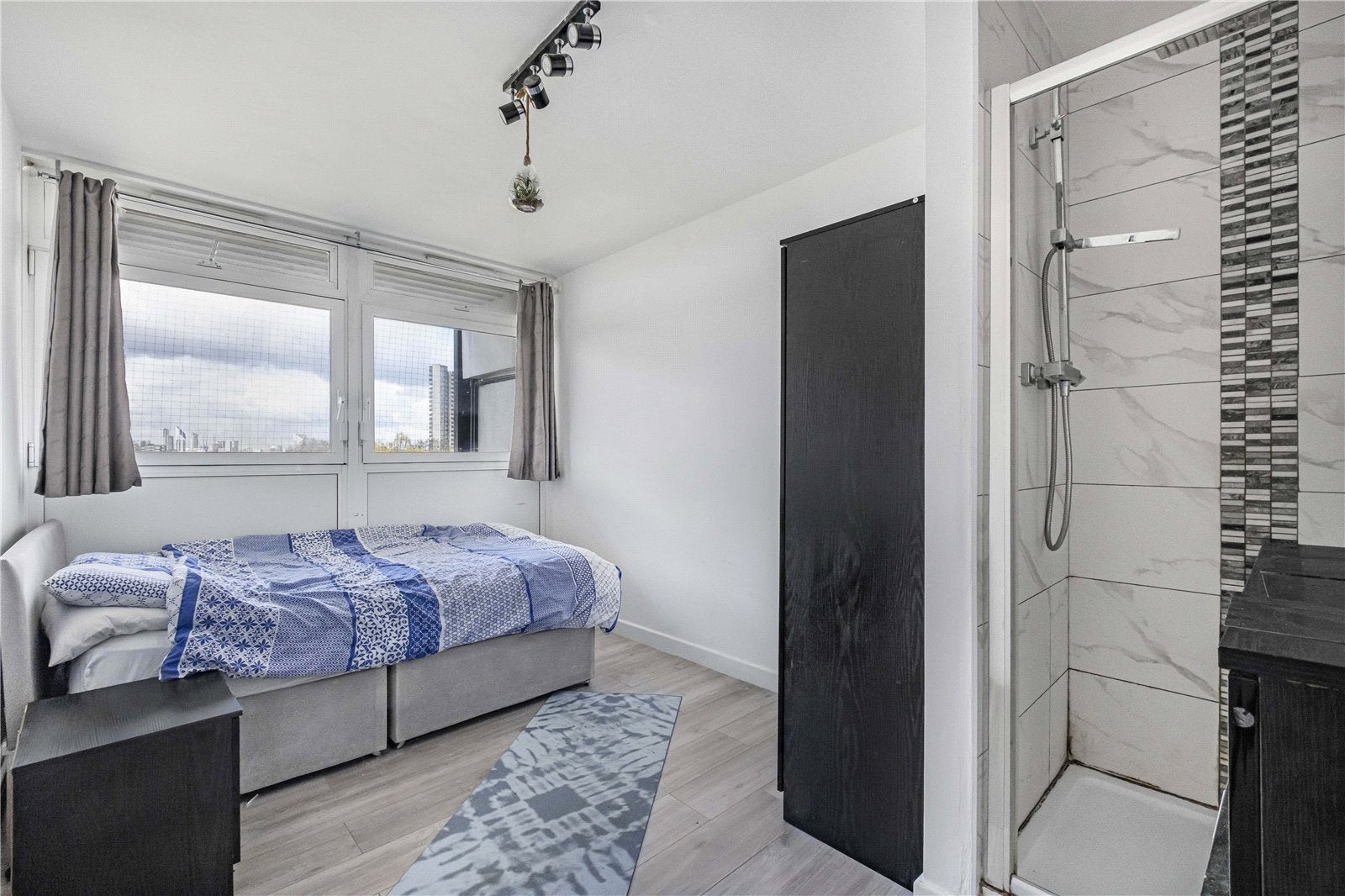 Flat Rotherhithe New Road in Greater London