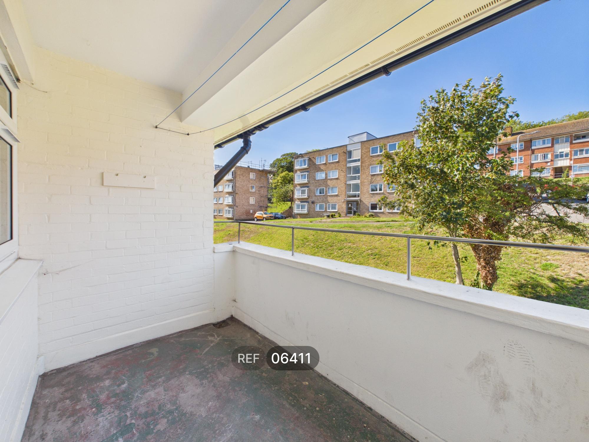 Flat Selsfield Drive in Brighton