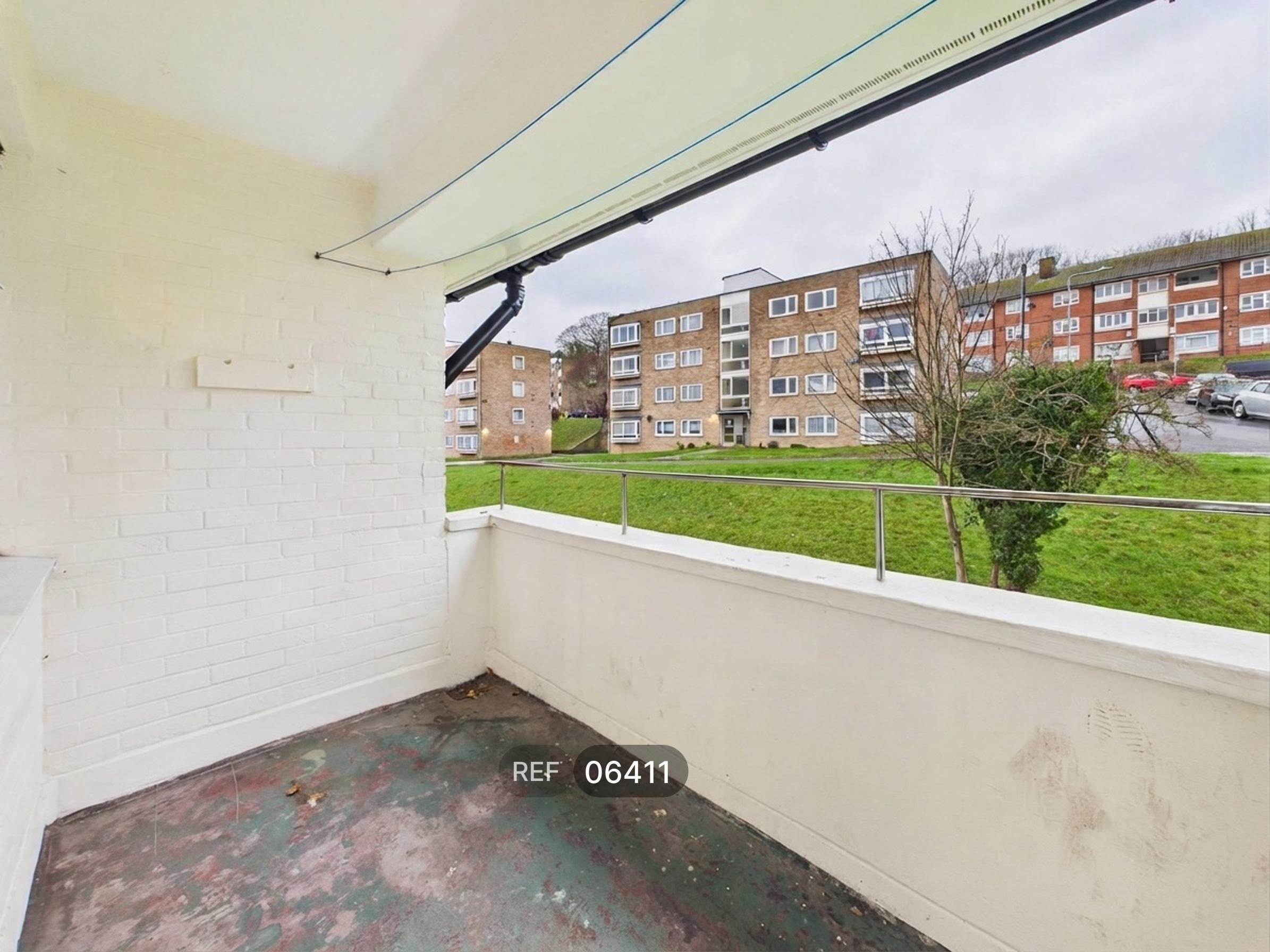 Flat Selsfield Drive in Brighton