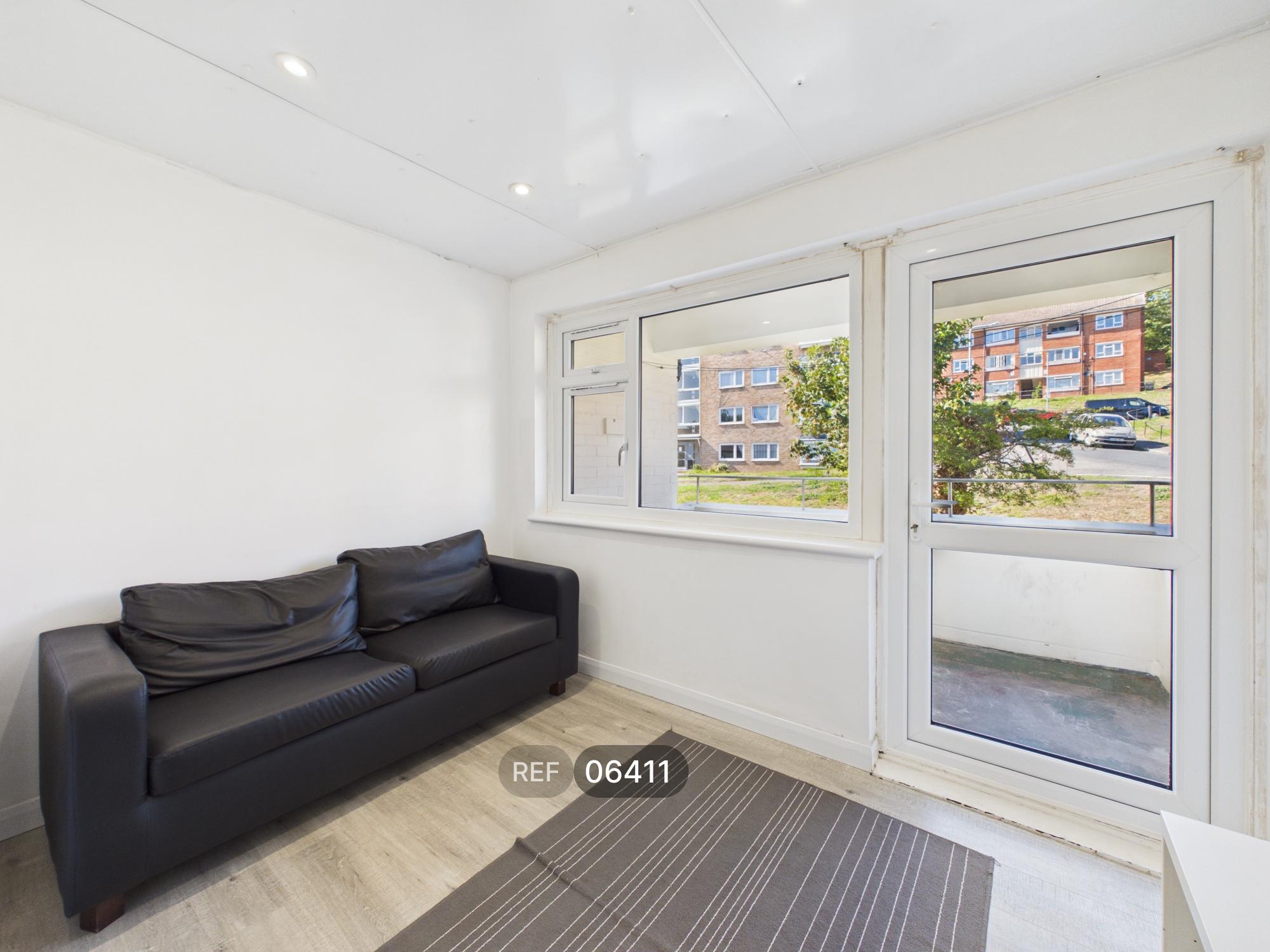 Flat Selsfield Drive in Brighton