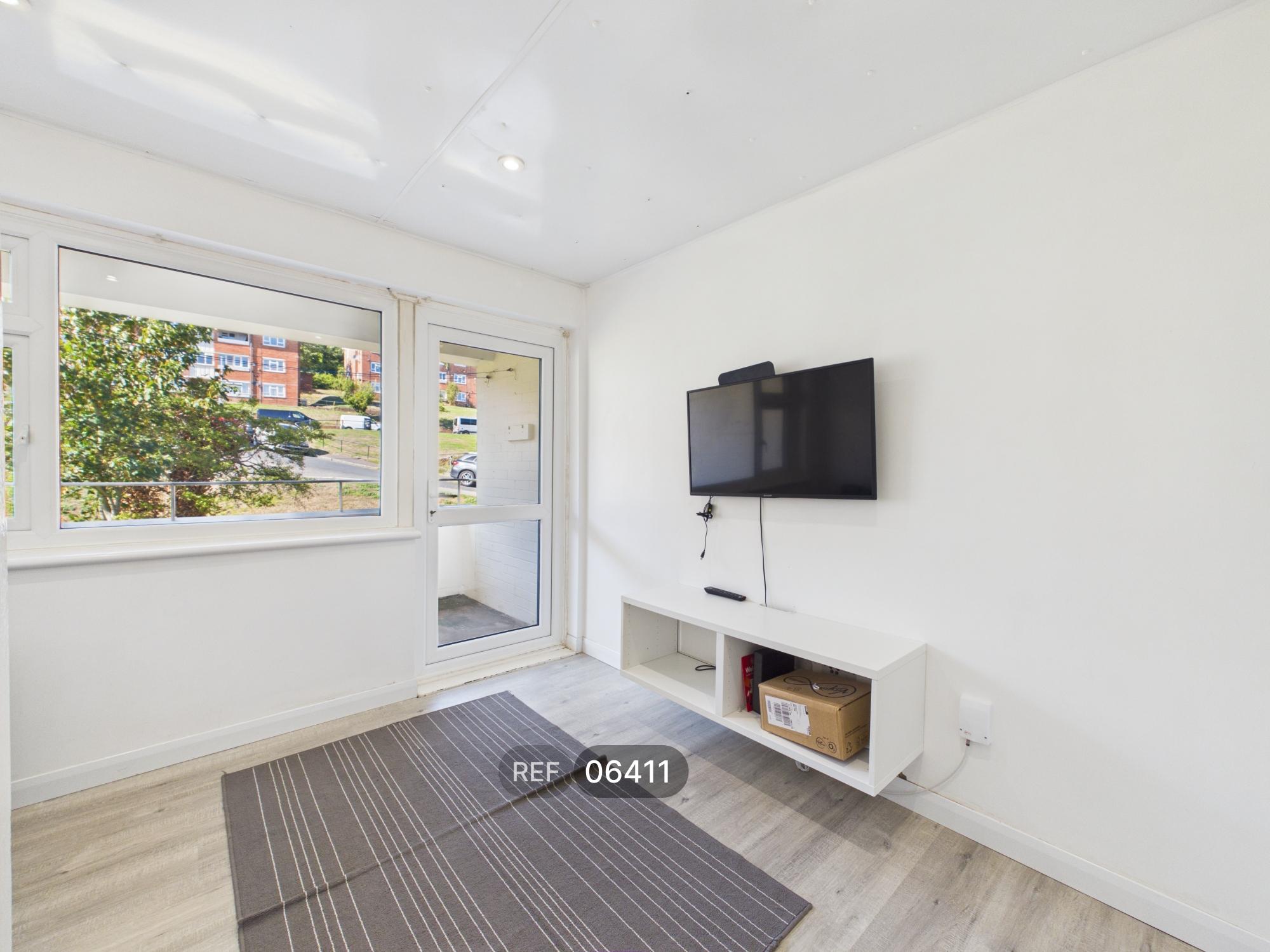 Flat Selsfield Drive in Brighton