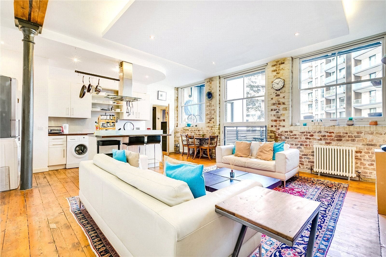 Flat Dingley Road in Greater London