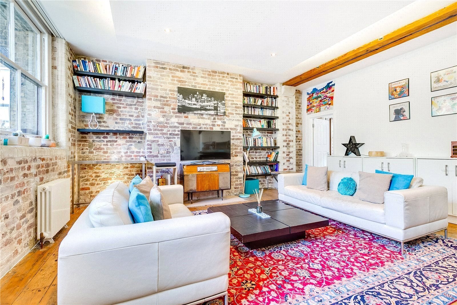 Flat Dingley Road in Greater London