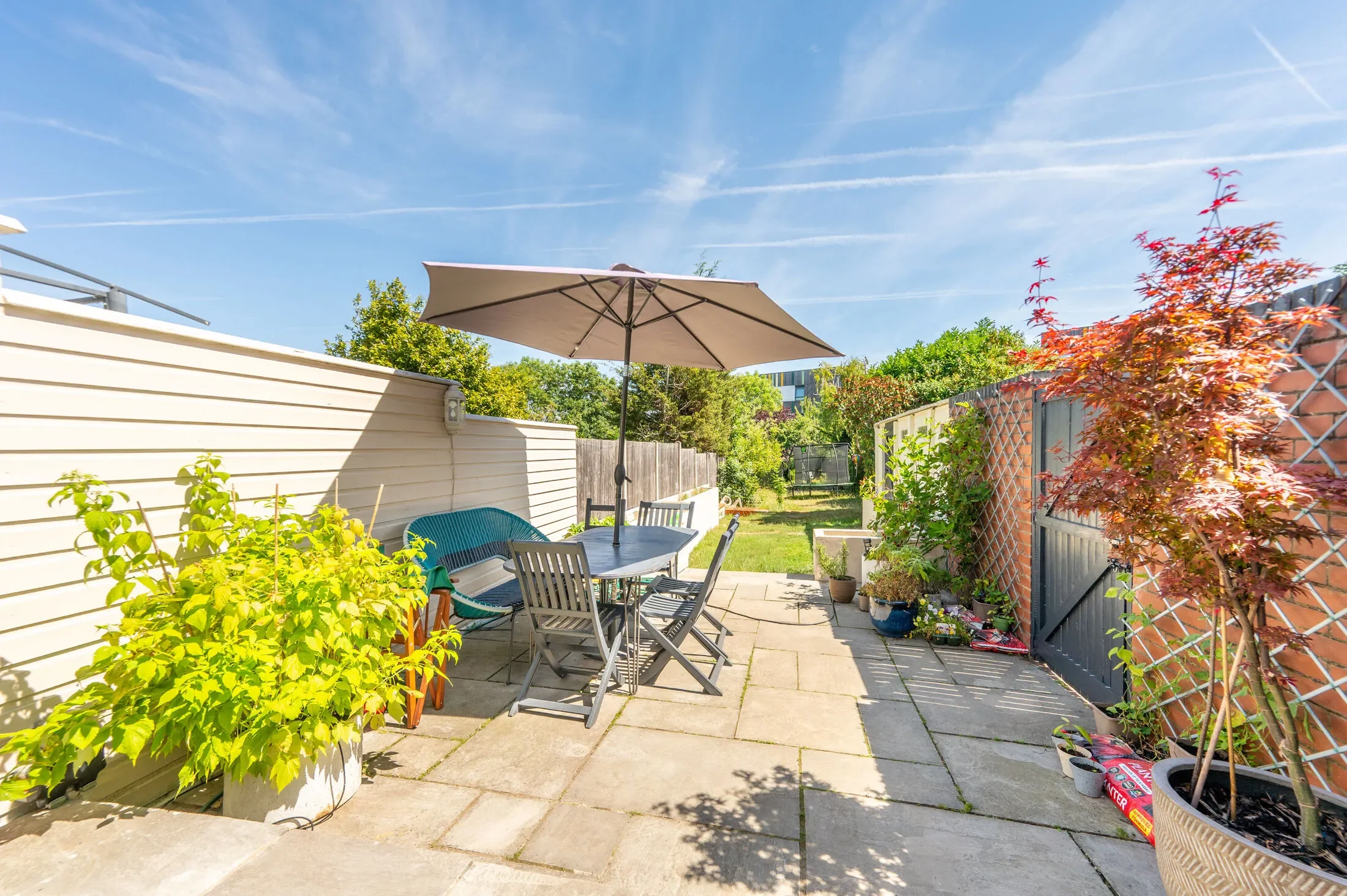House Vincent Gardens in Greater London