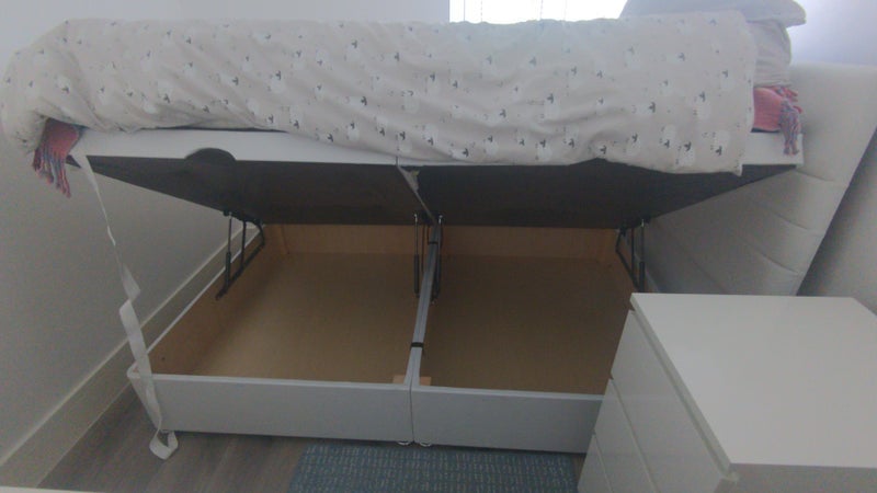 Room Durnsford Road in Greater London