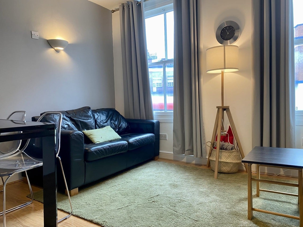 Flat Pentonville Road in Greater London