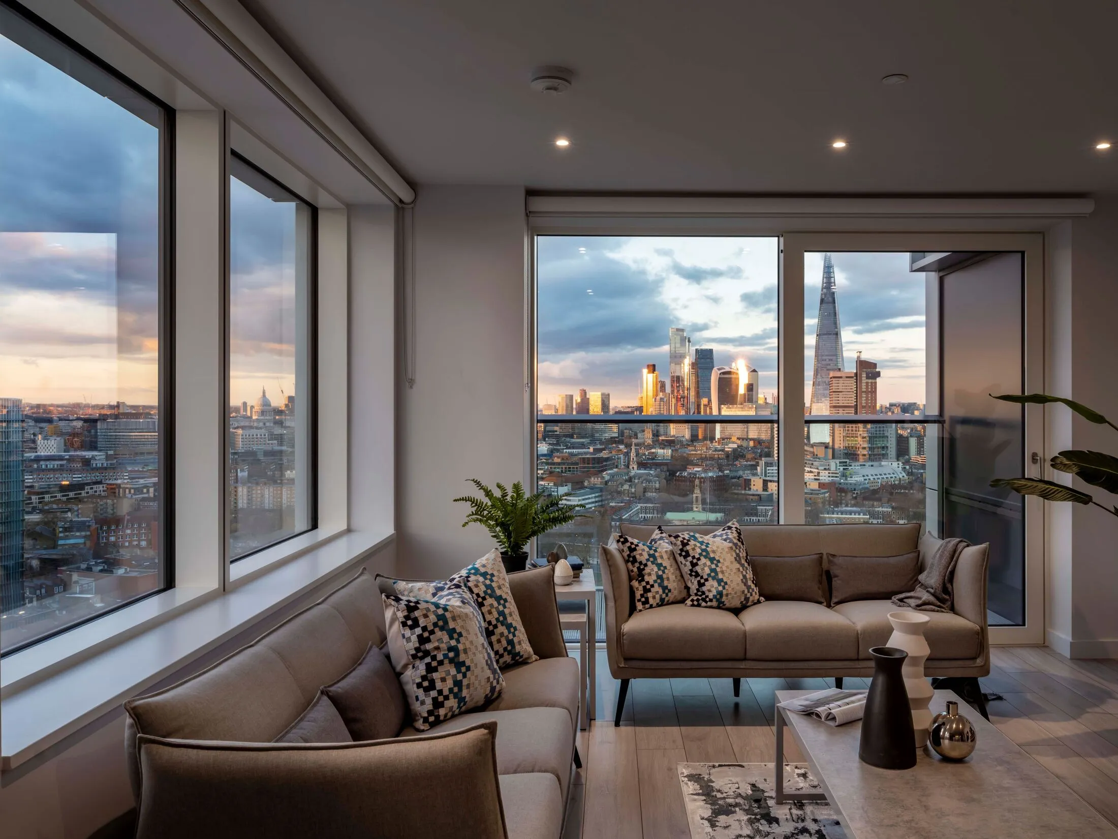 Flat Steedman Street in Greater London