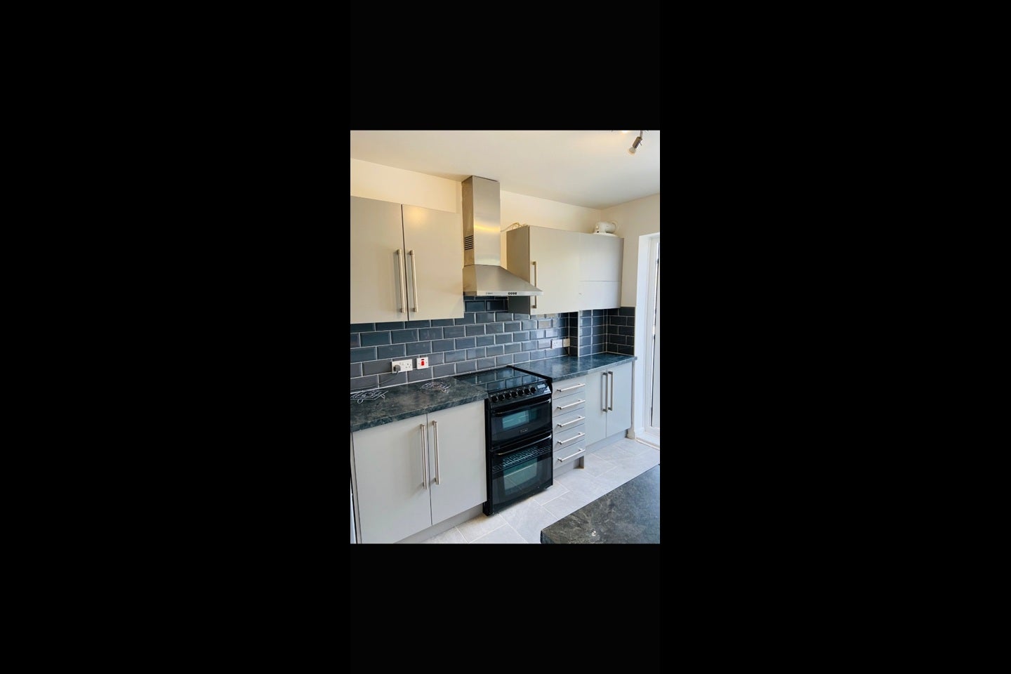 Flat Amblecote Close in Greater London