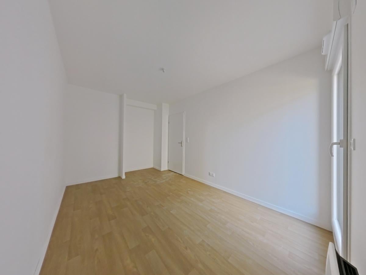 Flat Avenue Paul-Louis Courier in Montlouis-sur-Loire