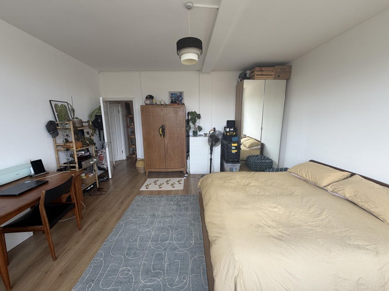 Room Tudor Grove in Greater London