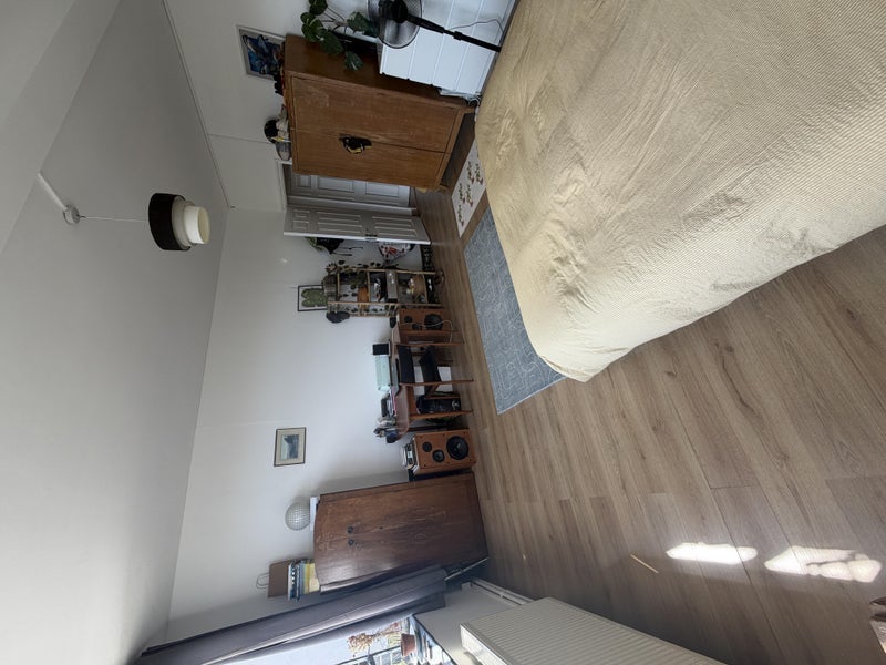 Room Tudor Grove in Greater London