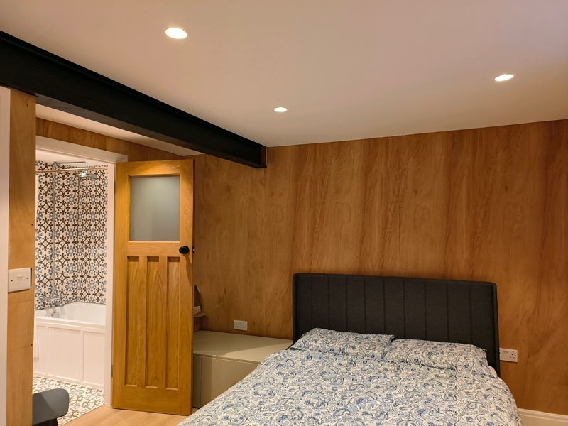 Room Sandy Hill Road in Greater London
