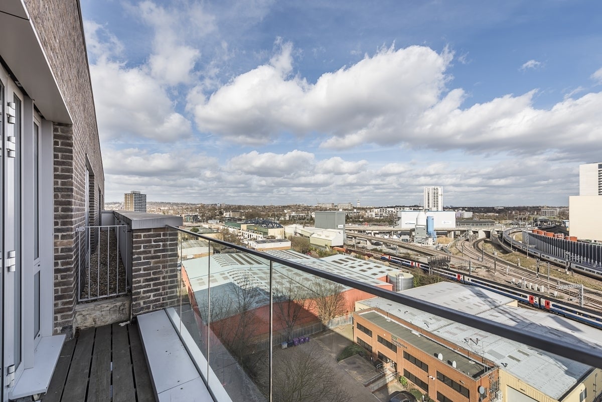 Flat Camley Street in Greater London