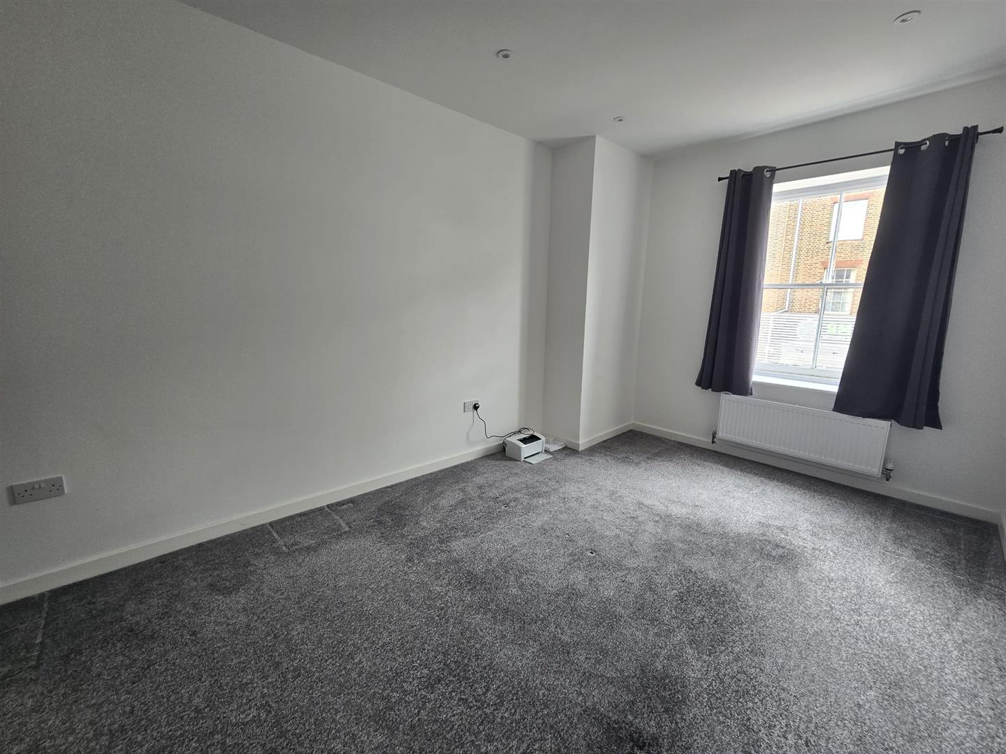 Flat Grafton Road in Borough of Swale