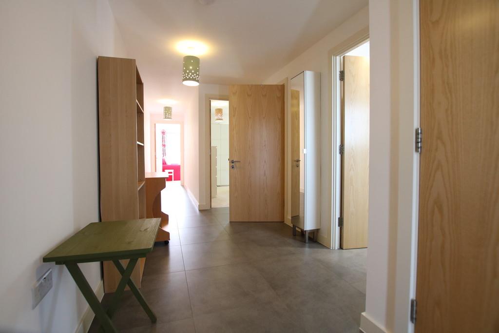 Flat Ellis Close in Greater London