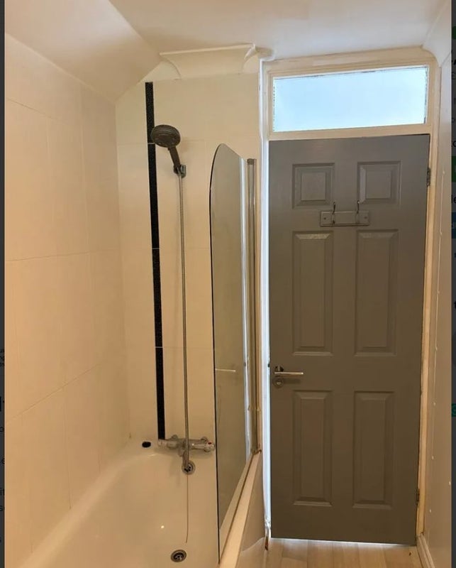 Flat Skelton Close in Greater London