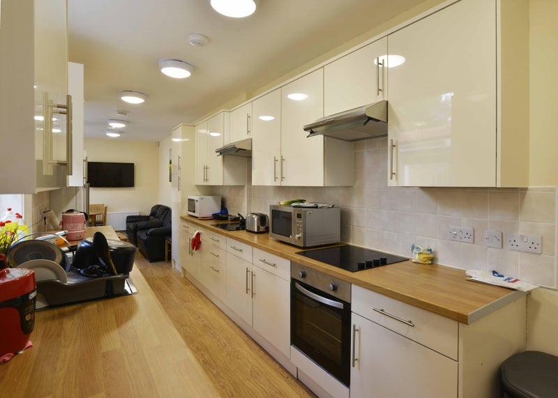 Room Tiverton Road in Birmingham