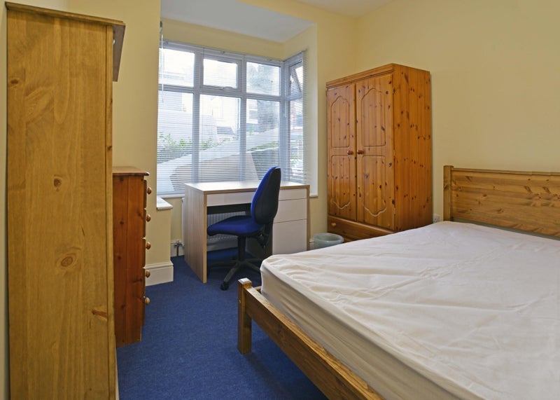 Room Tiverton Road in Birmingham