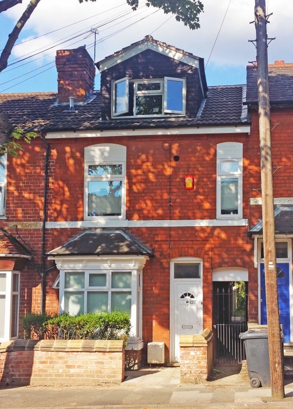 Room Tiverton Road in Birmingham
