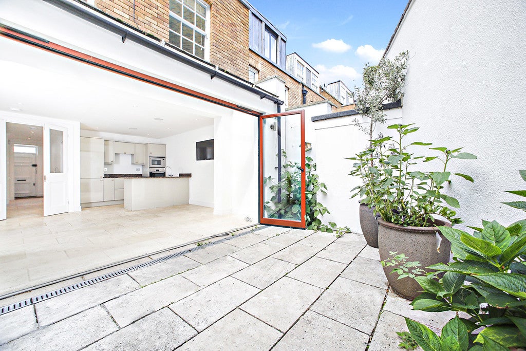 House Ellis Street in Greater London