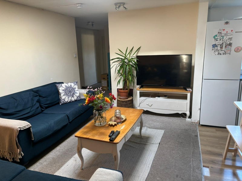 Room Englefield Road in Greater London
