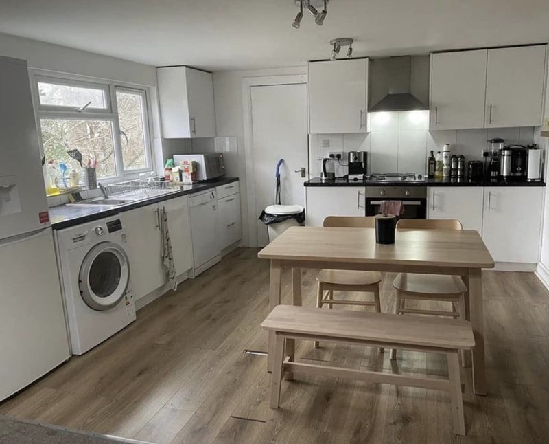 Room Englefield Road in Greater London