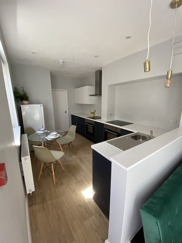 Room Lodge Causeway in Bristol