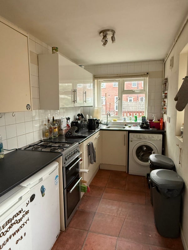 Room Dunkirk Road in Nottingham