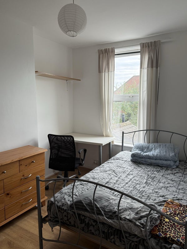 Room Dunkirk Road in Nottingham