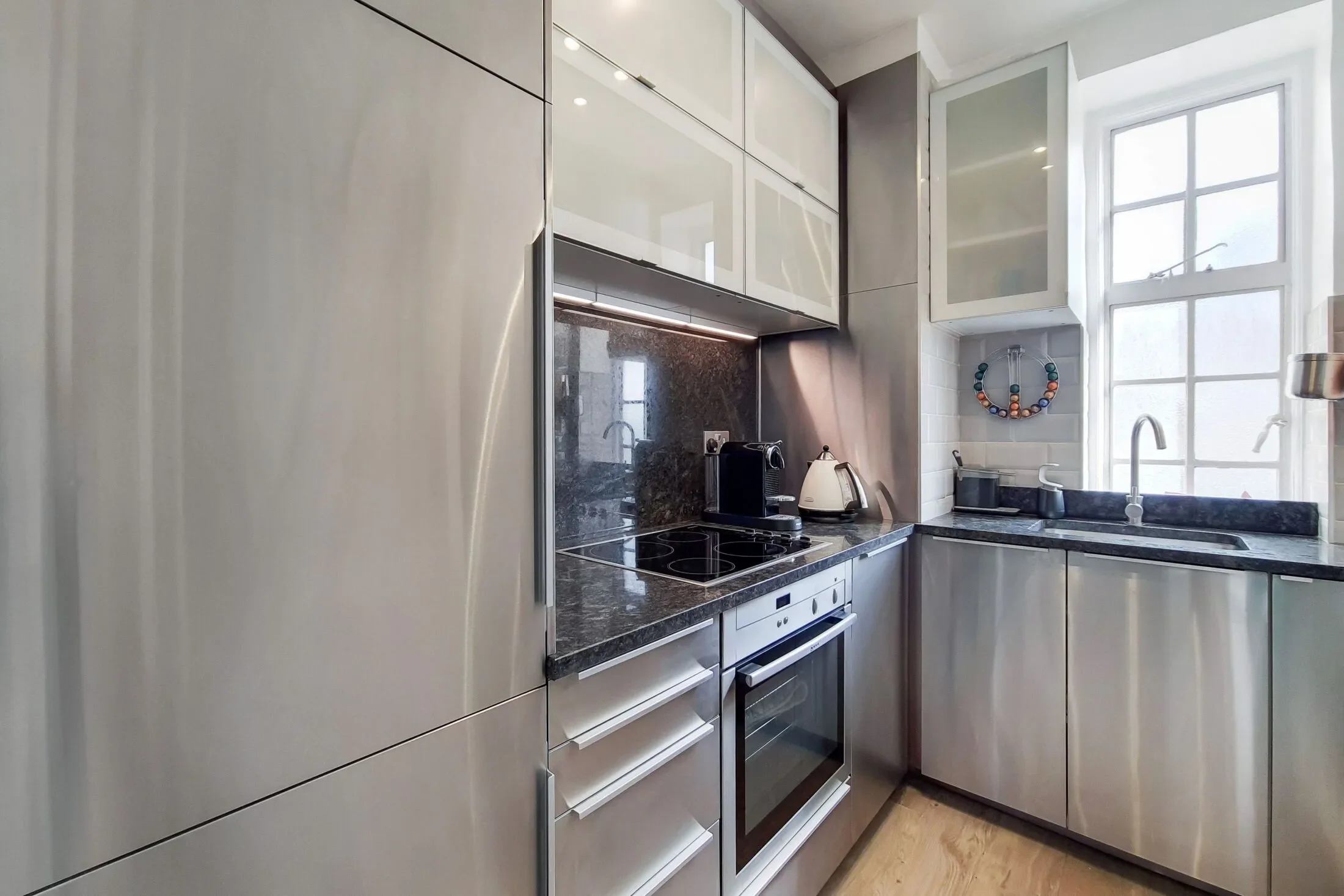 Flat Finchley Road in Greater London