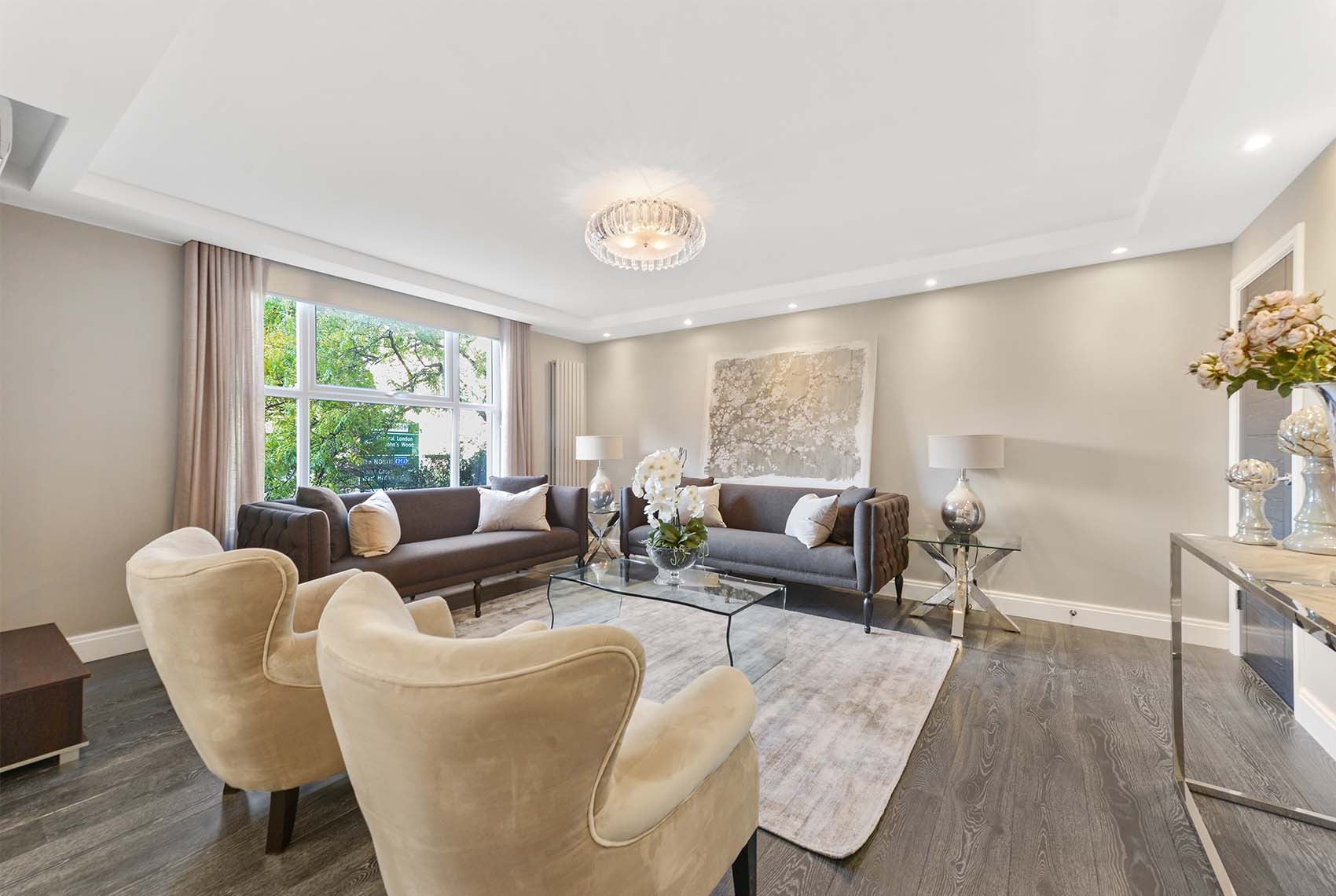 Flat Boydell Court in Greater London