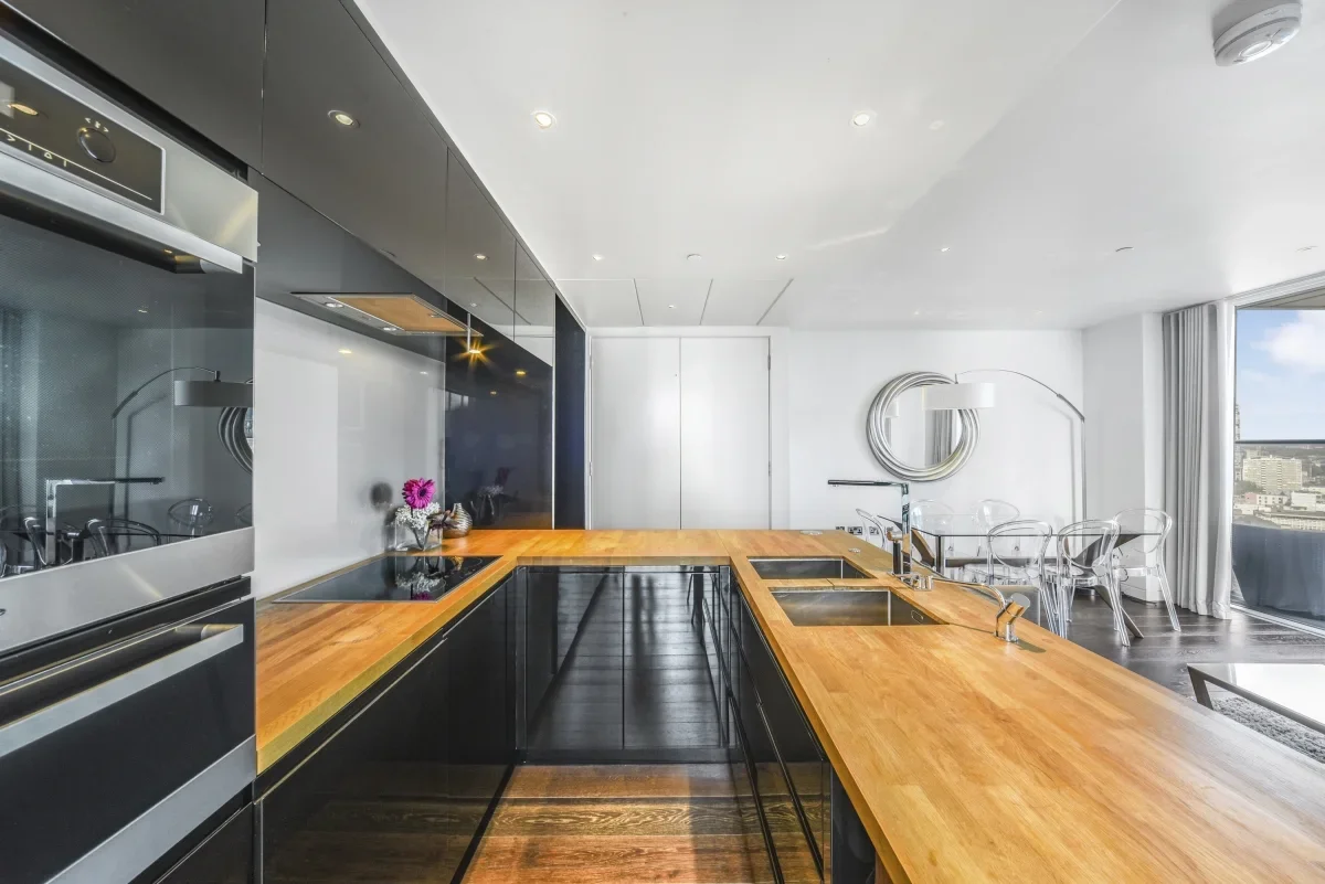 Flat Moor Lane in City of London