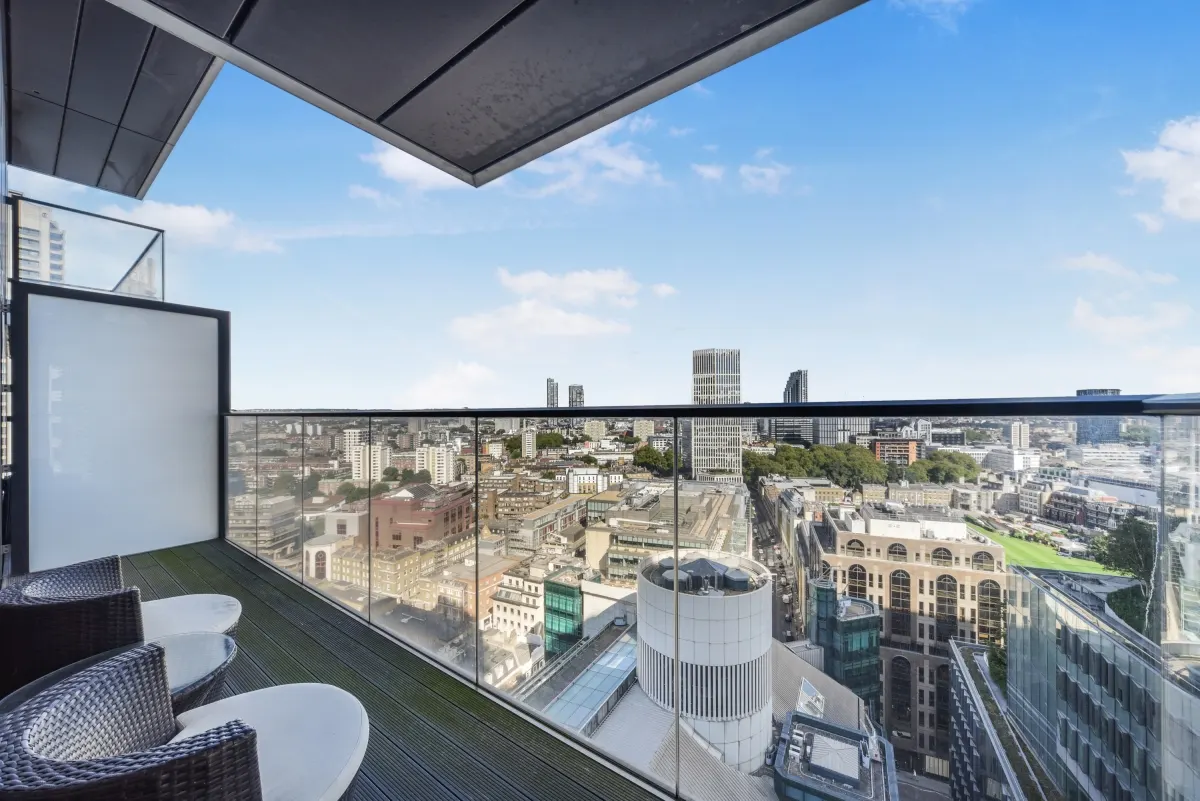 Flat Moor Lane in City of London