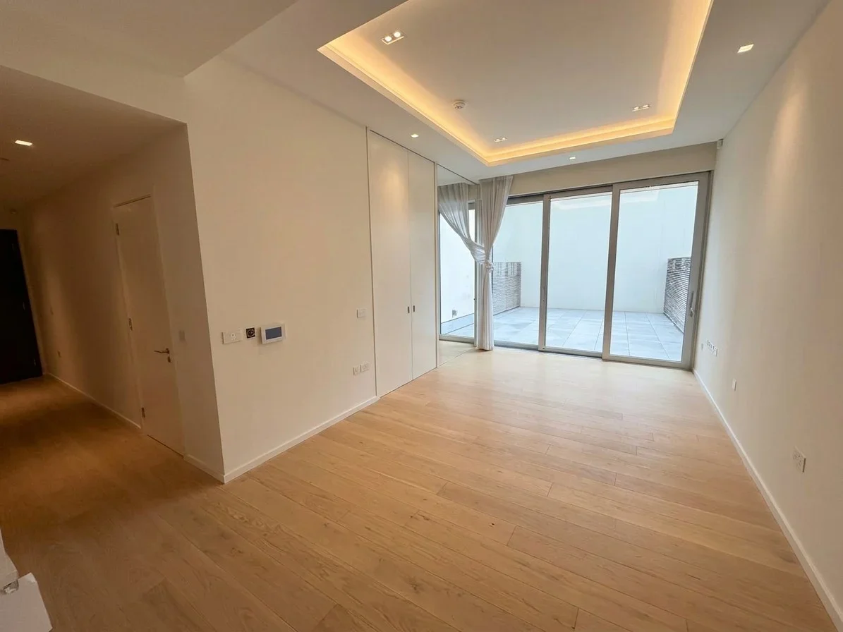 Flat West Road in Greater London