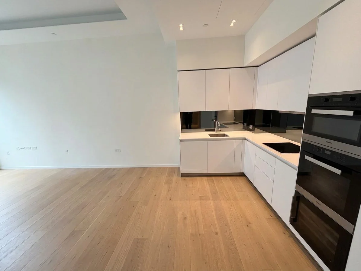 Flat West Road in Greater London