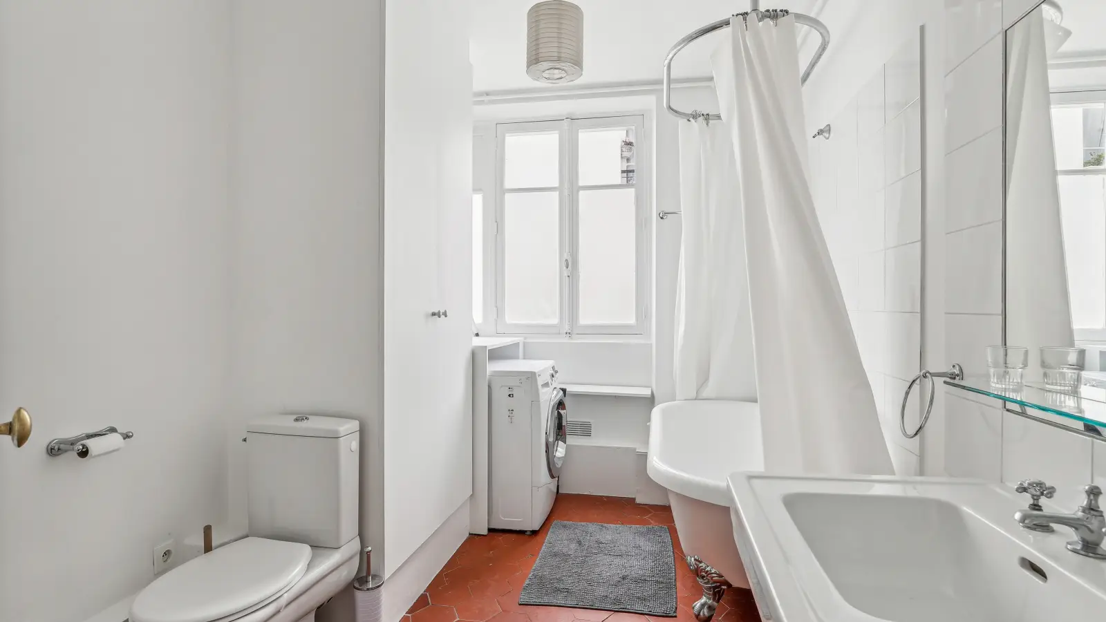 Flat Rue du Buisson Saint-Louis in Paris