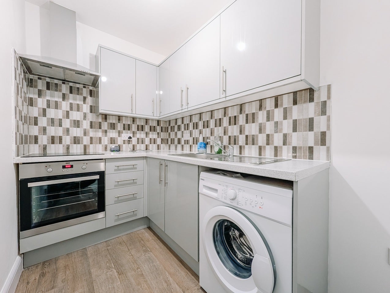 Flat Lewisham Road in Greater London