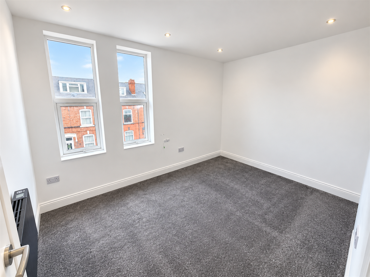 Flat Rowland Road in Leeds