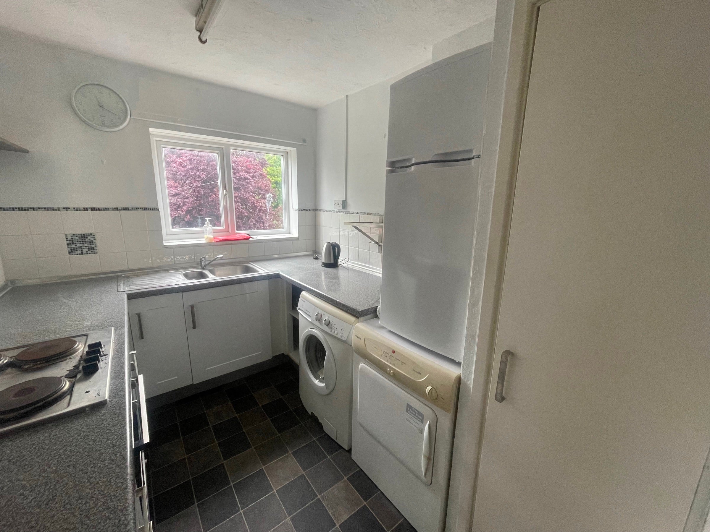 Flat Oak Ridge in Swansea