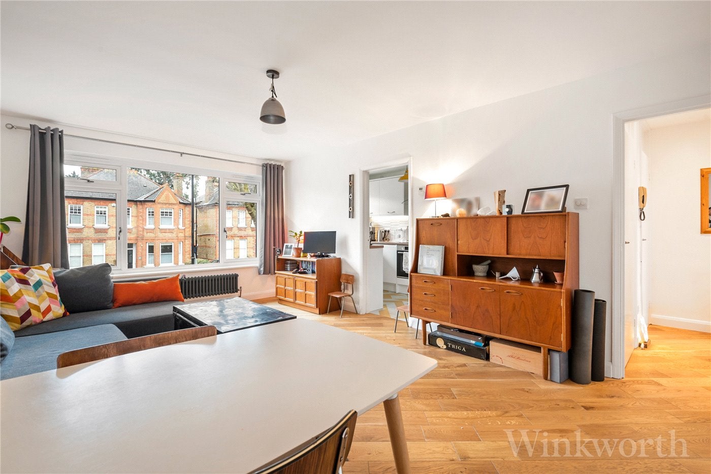 Flat Woolstone Road in Greater London