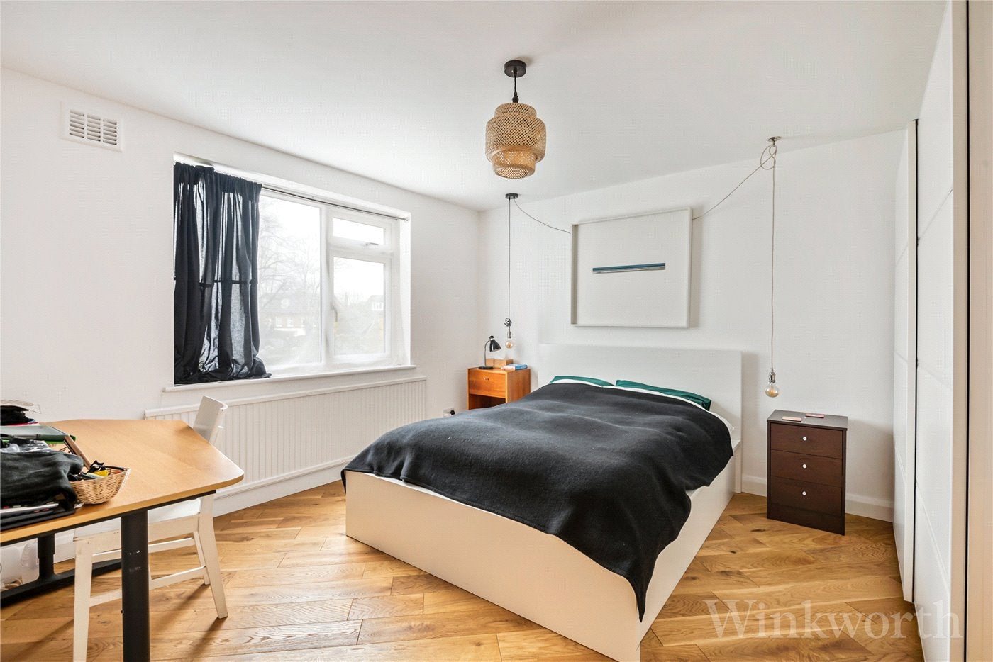 Flat Woolstone Road in Greater London