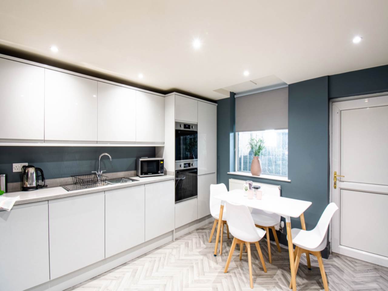 Room Westover Road in Leeds